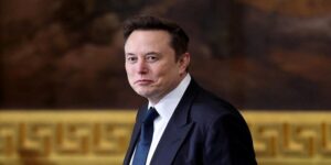 Viral Video Elon Musk Disebut Bikin Portal Dimensi Lain, Benarkah?
